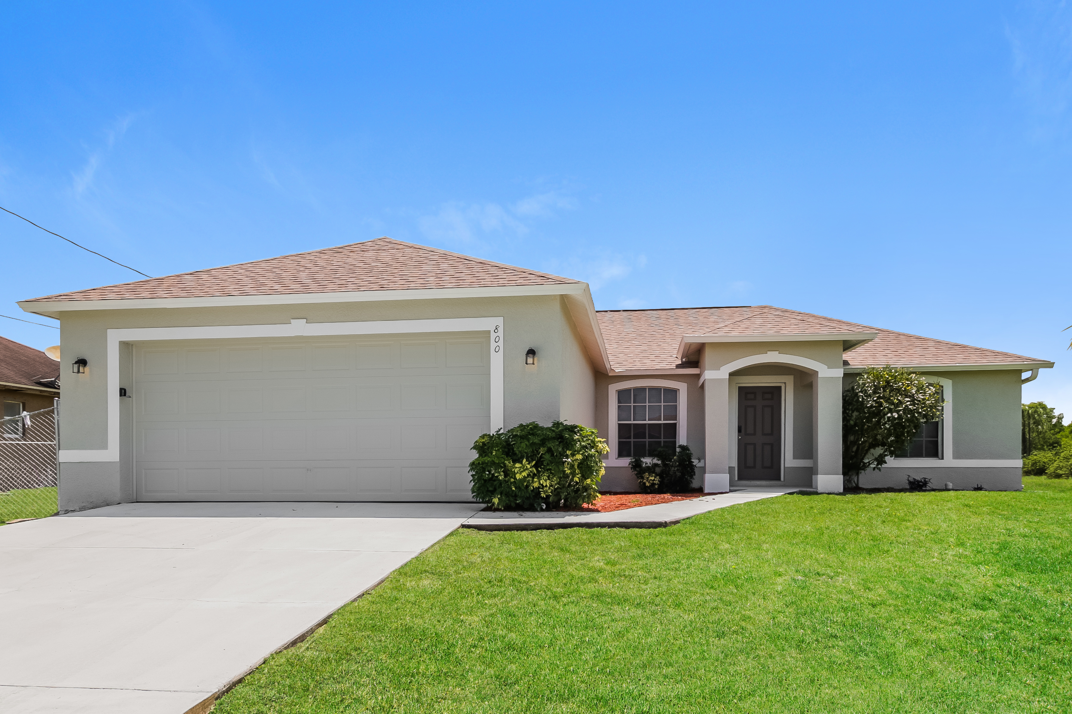 800 Floyd Ave N, Lehigh Acres, FL 33971